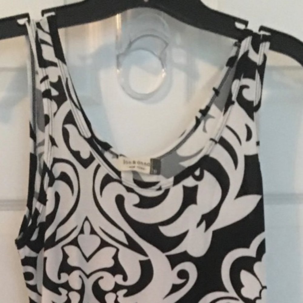 Sleeveless Black and white Yes! Maxi dress